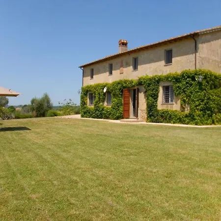 Montoro Sleeps 11 Pool
